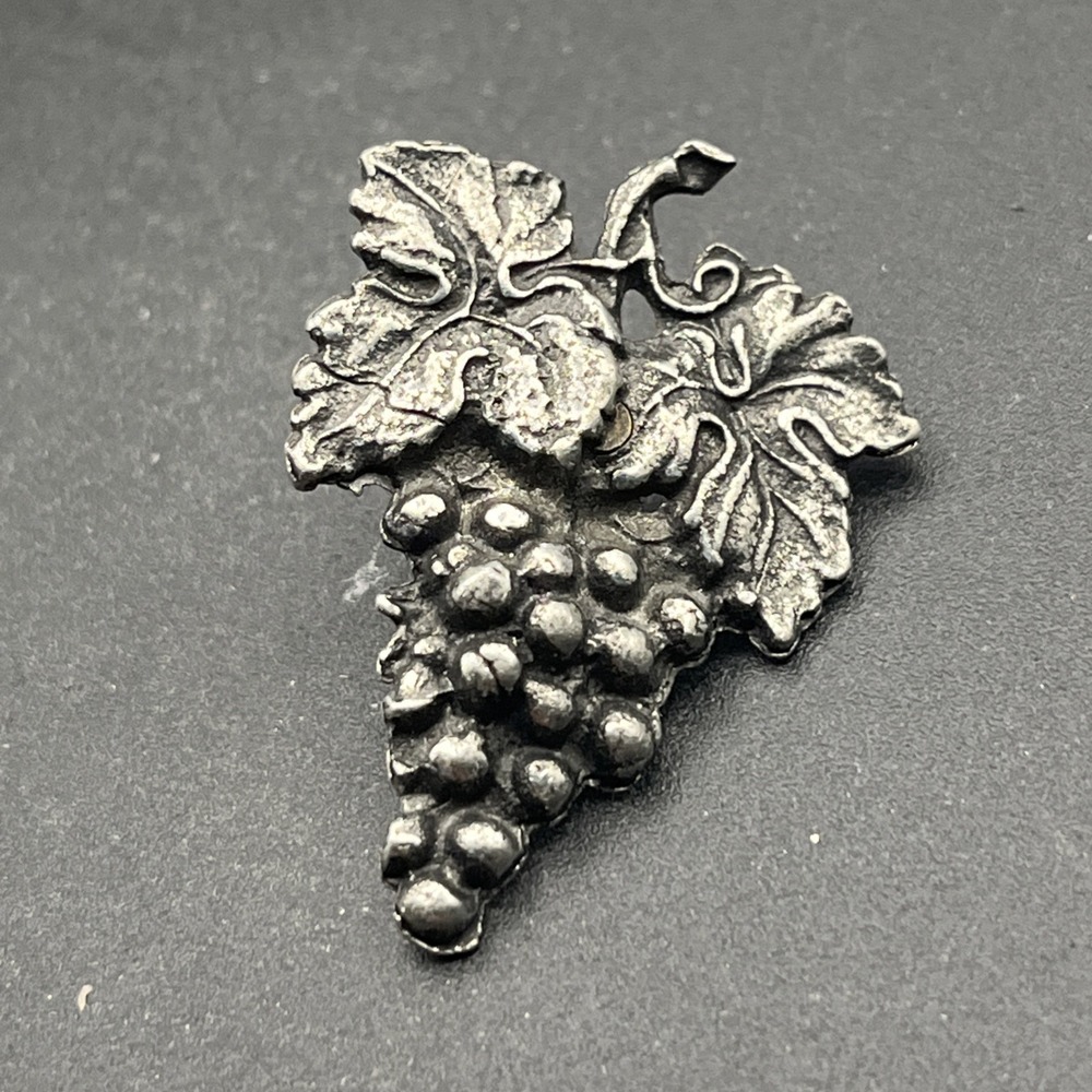 Bunch Of Grapes Silver Tone Fruit Lapel‎ Hat Pin